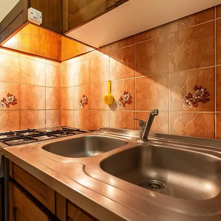 In Mit Moebliertem Balkon By Interhome Apartamento