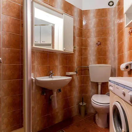 In Mit Moebliertem Balkon By Interhome Apartamento Fažana