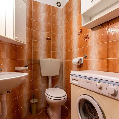 In Mit Moebliertem Balkon By Interhome Apartamento Fažana
