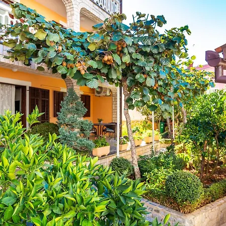 In Mit Moebliertem Balkon By Interhome Apartment Fažana